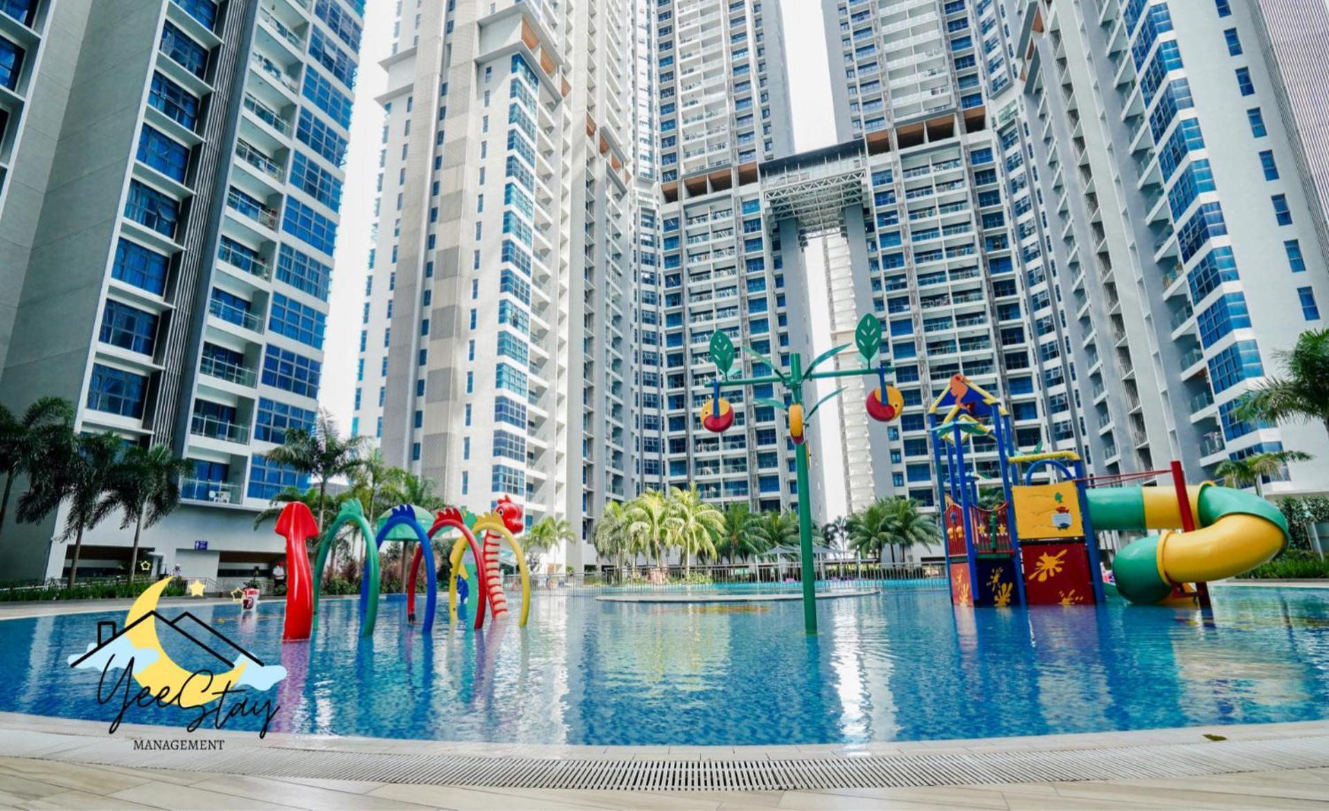 Appartamento Atlantis 8-12Pax/Netflix/Video Game/5Min To Jonker Malacca Esterno foto