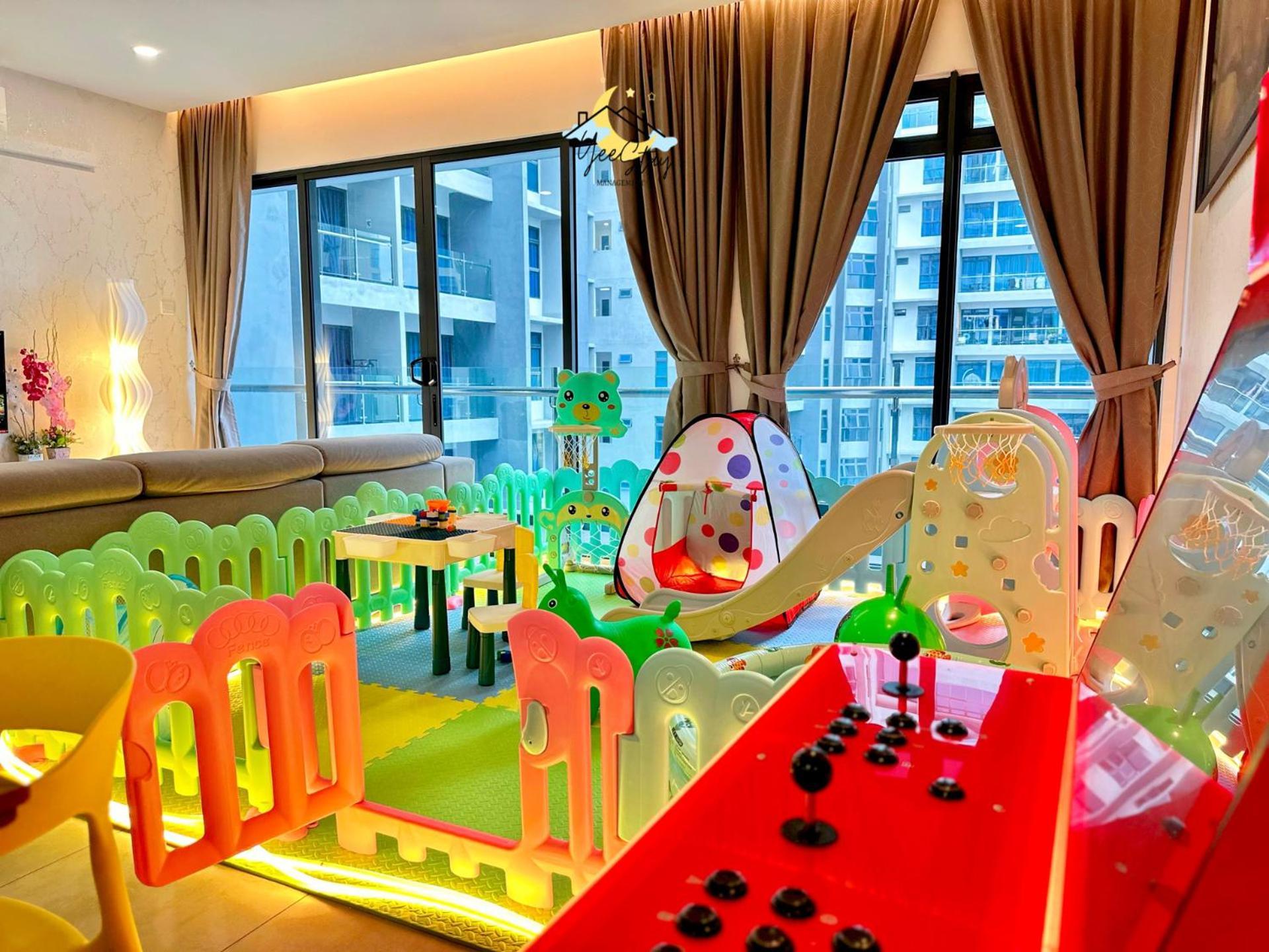 Appartamento Atlantis 8-12Pax/Netflix/Video Game/5Min To Jonker Malacca Esterno foto